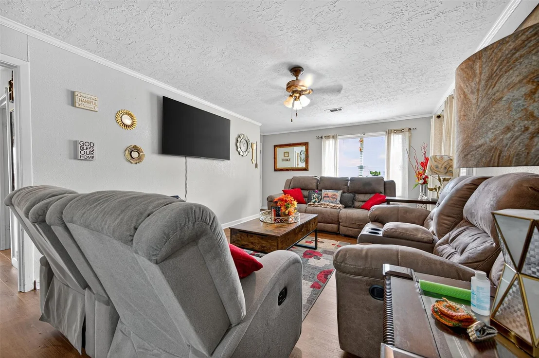 Photo of 702 Churchill Drive