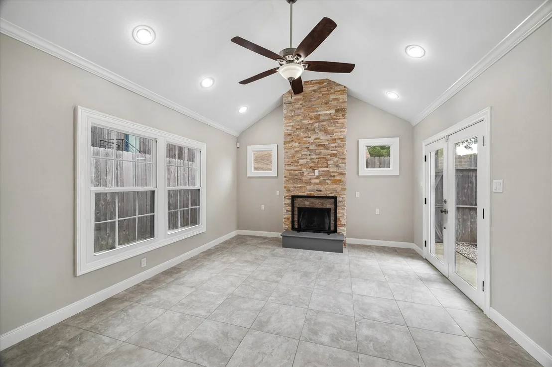 Photo of 2108 White Oak Drive
