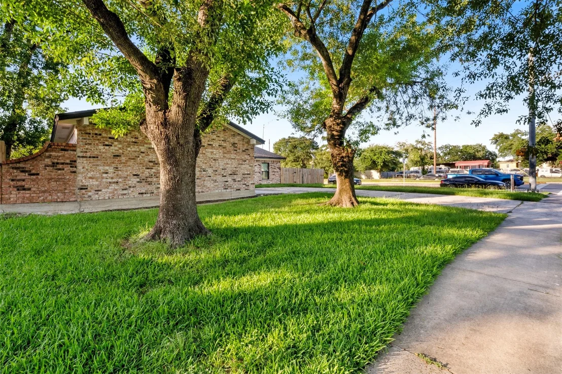 Photo of 6502 Trail Valley Way
