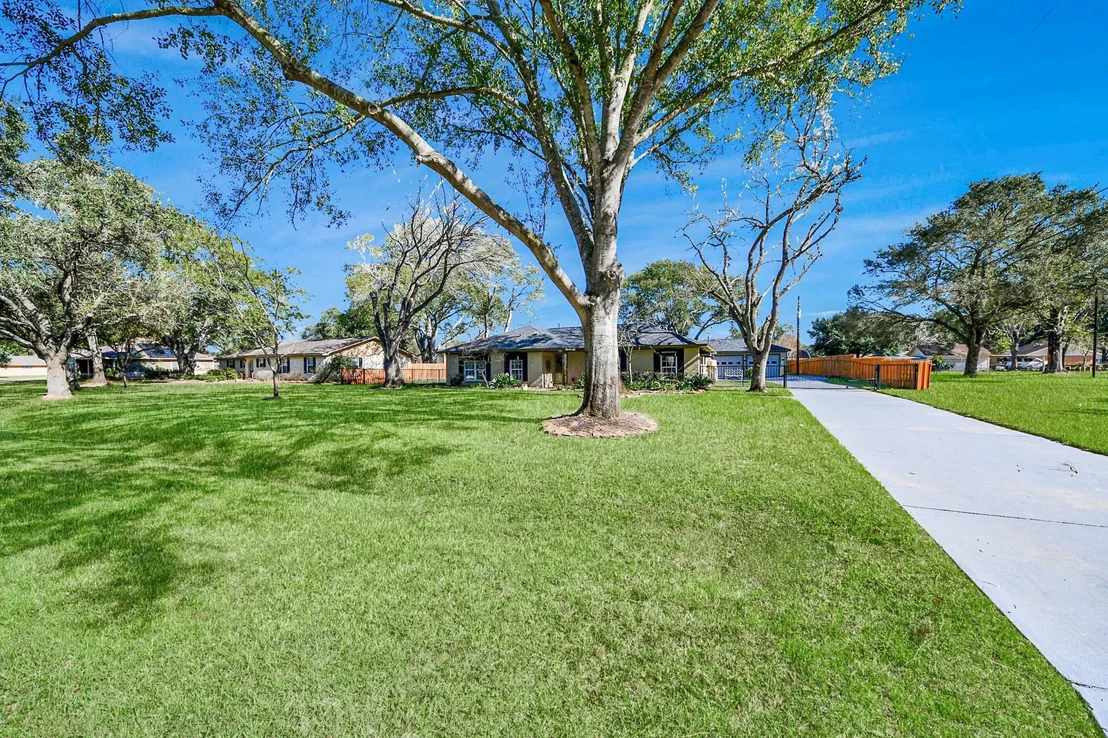 Photo of 15810 Merle Road