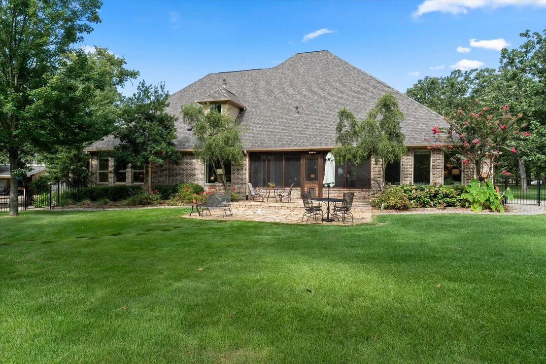 Photo of 940 Private Road 5980
