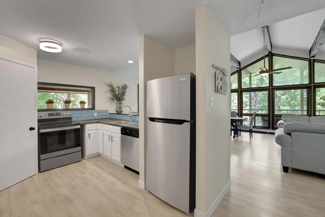 Photo of 511 N Forest Cove Loop