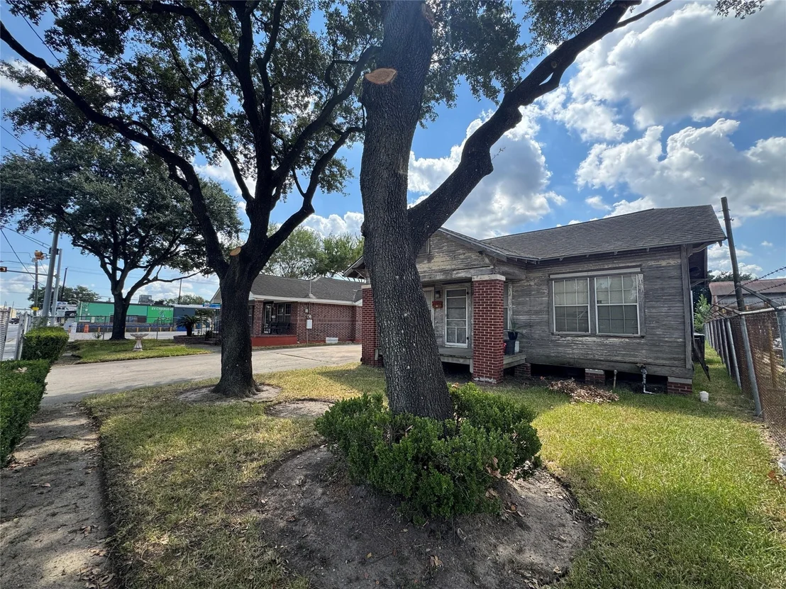 Photo of 7828 Harrisburg Boulevard