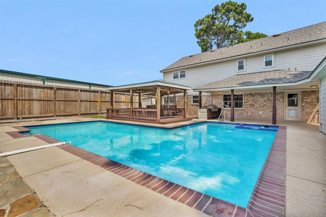 Photo of 8231 Glencliffe Lane