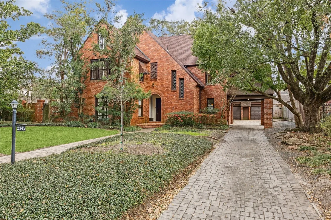 Photo of 2345 Blue Bonnet Boulevard