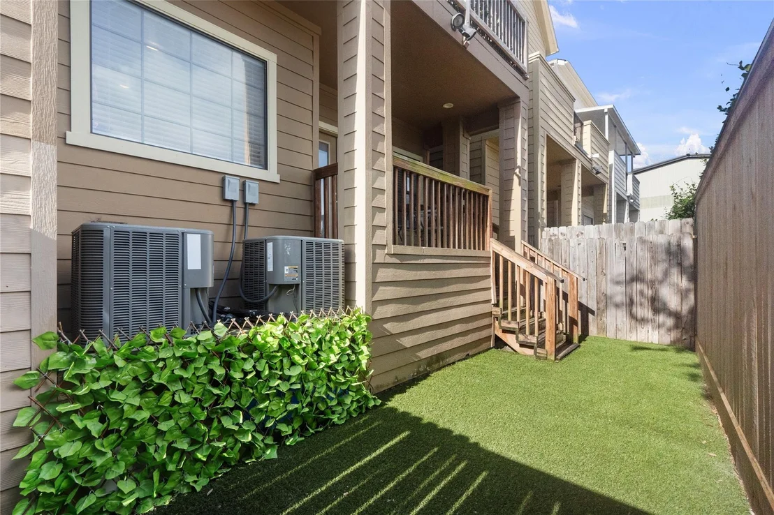 Photo of 4656 Cornish Street