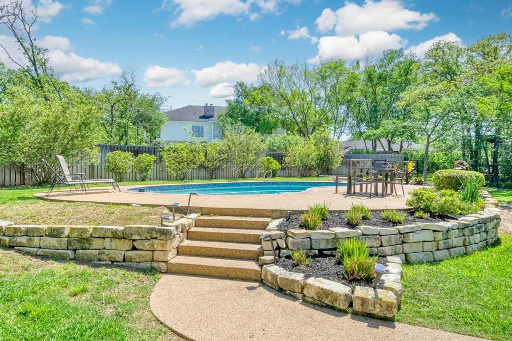 Photo of 4304 Hyde Park Lane