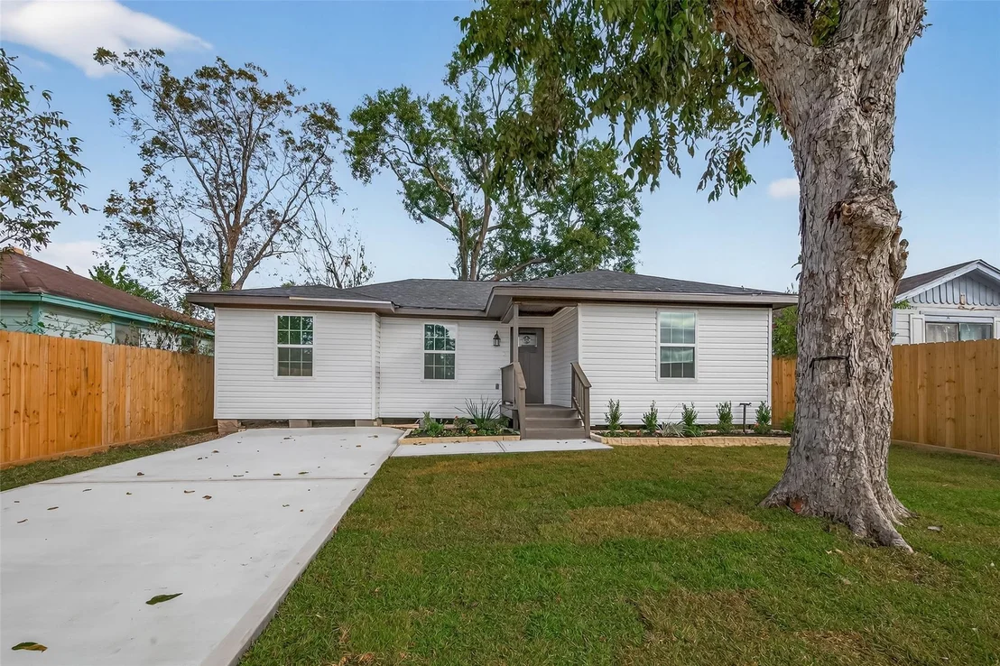 Photo of 2723 Castledale Drive
