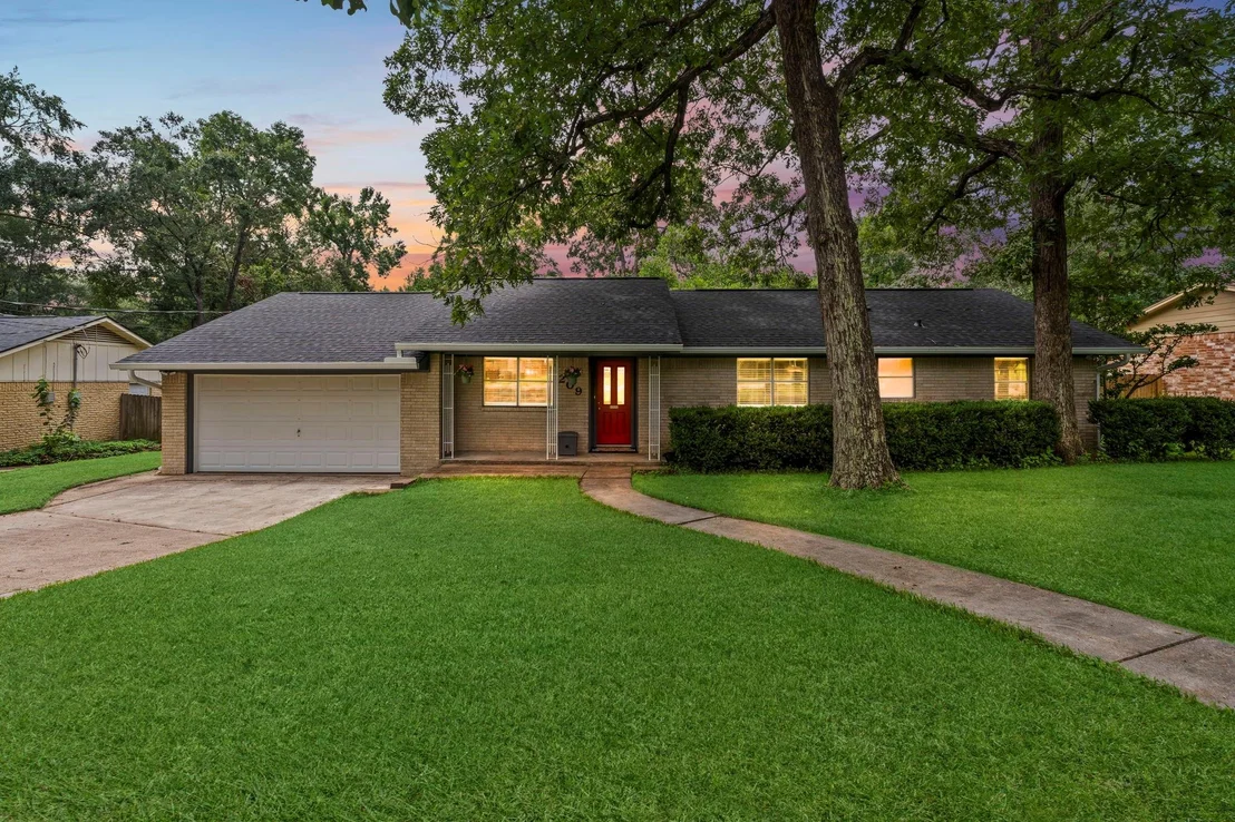 Photo of 209 Summit Drive