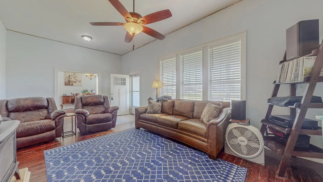Photo of 1401 E Buccaneer Drive