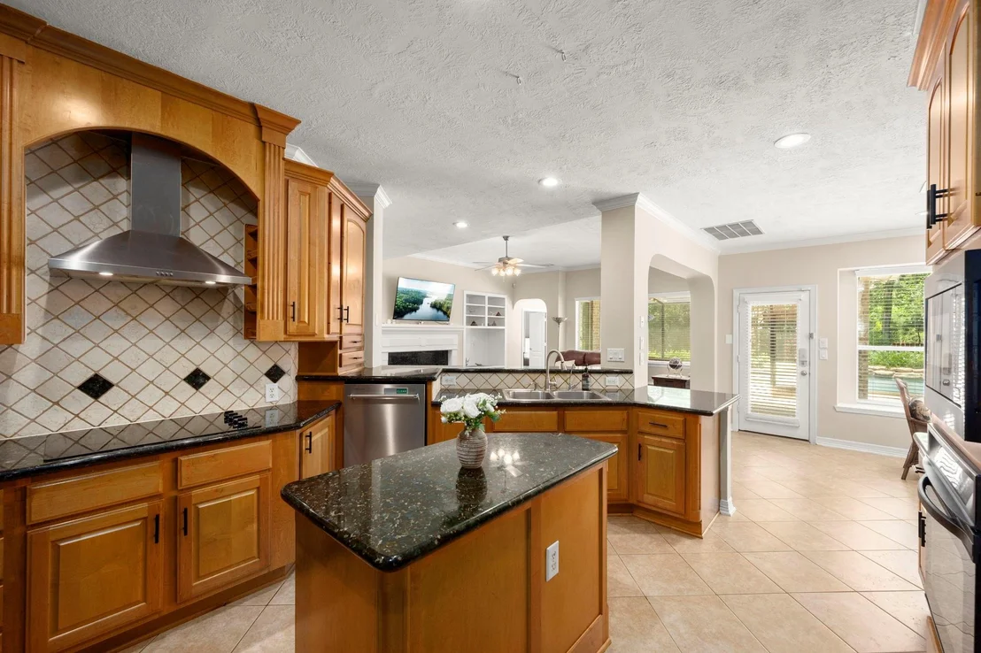 Photo of 8961 Fallsbrook Court
