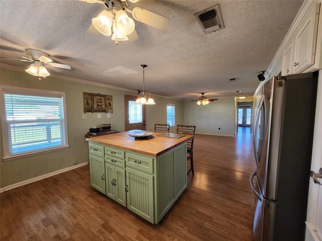 Photo of 2365 W Bayshore Drive