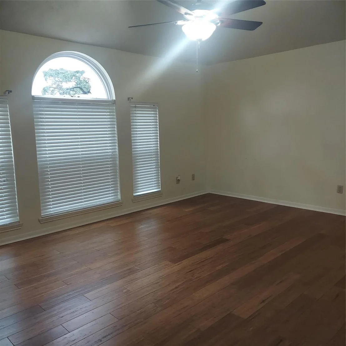 Photo of 6827 Trimstone Drive