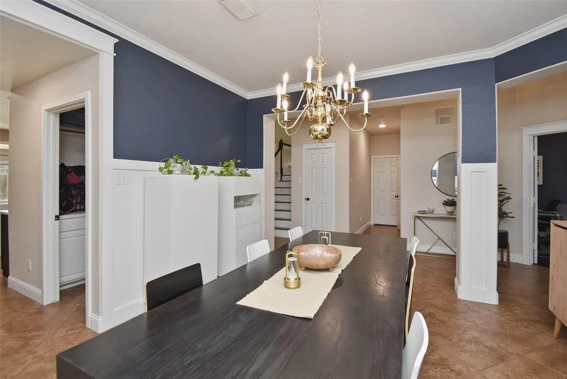 Photo of 5615 Edgewood Place Drive
