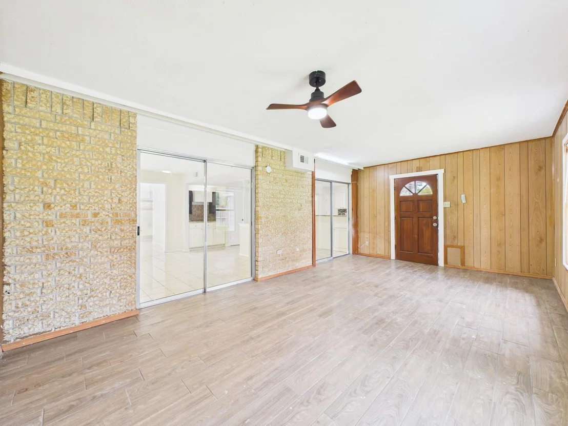 Photo of 459 Woodrail Drive