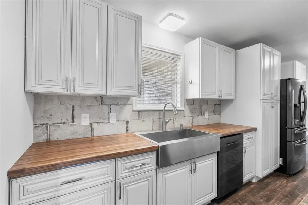 Photo of 4108 Pine Shadows Street