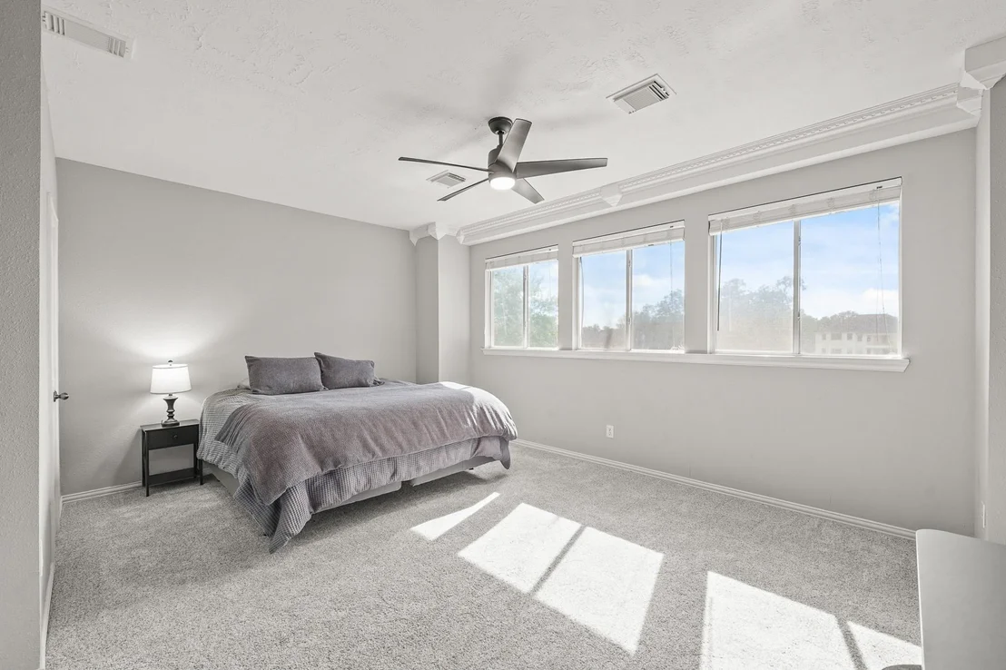 Photo of 4703 Oxbow Circle W