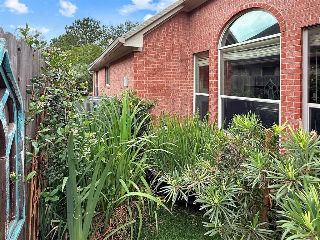 Photo of 9231 Fernwillow Drive
