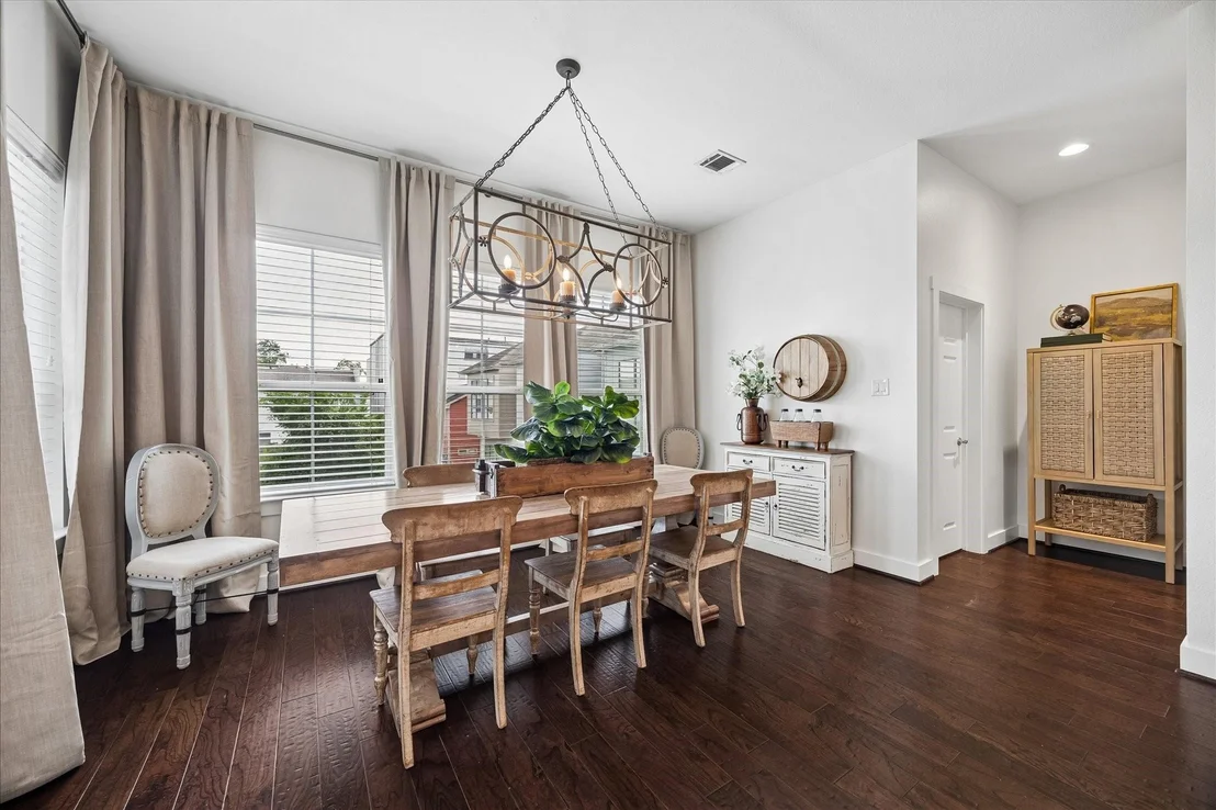 Photo of 2416 Couch Street
