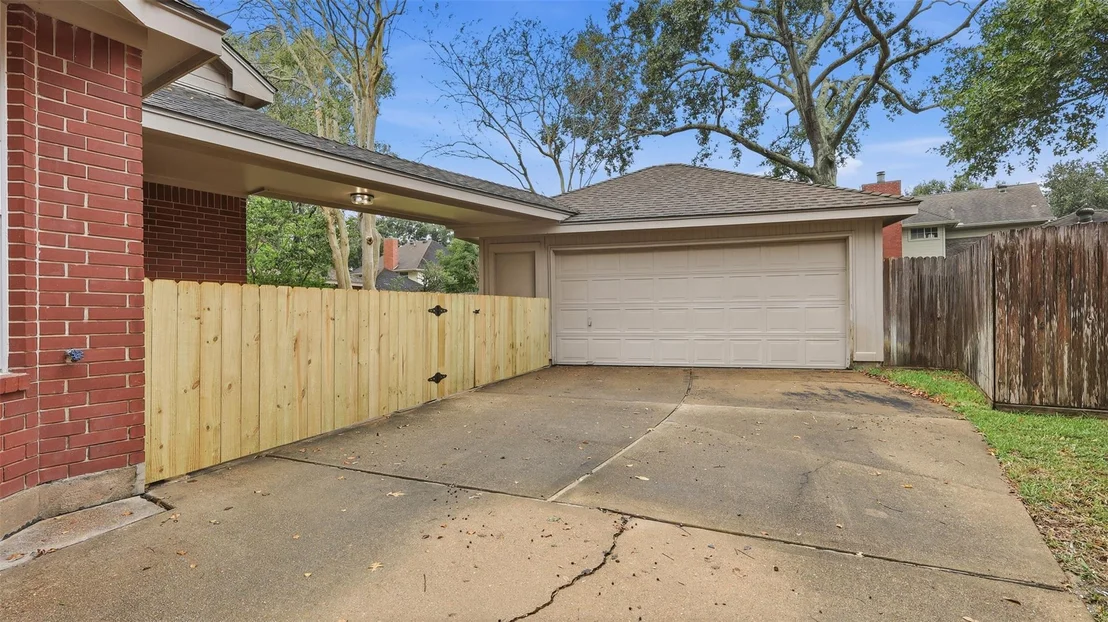 Photo of 1410 Rosemeadow Drive
