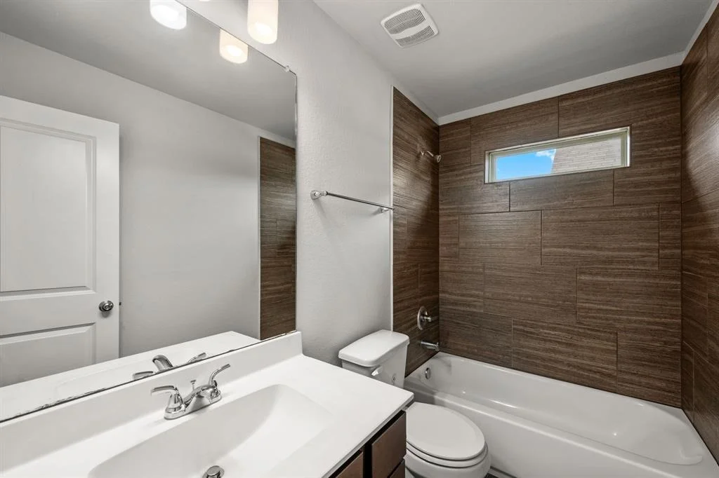 Photo of 6927 Glenmoor Drive