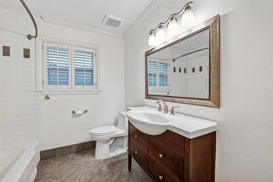 Photo of 5006 Creekbend Drive