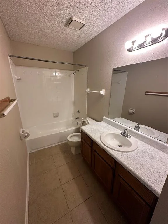 Photo of Unit 16A at 2501 Gulf Freeway