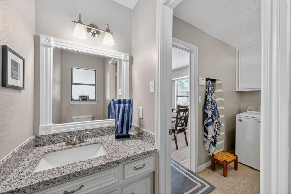 Photo of 1602 S Hearthside Drive