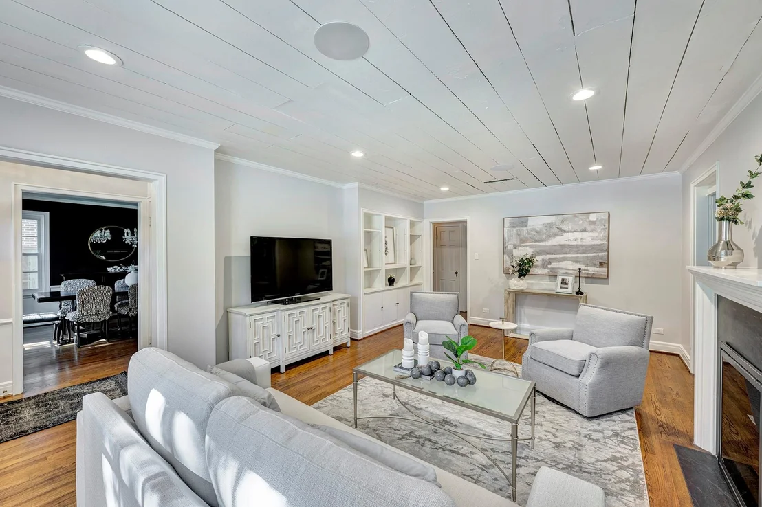 Photo of 2328 Dunstan Road