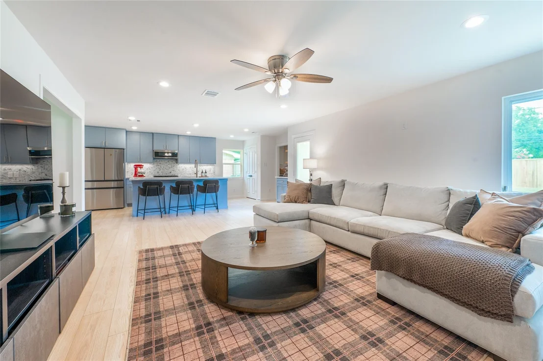 Photo of 1218 Shadeland Drive