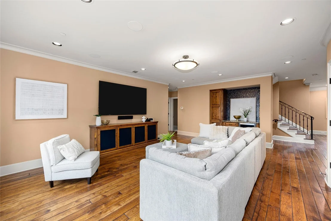 Photo of 735 Timber Hill Drive