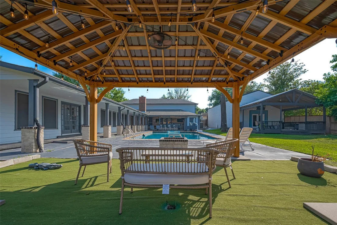 Photo of 218 Beaumont Drive