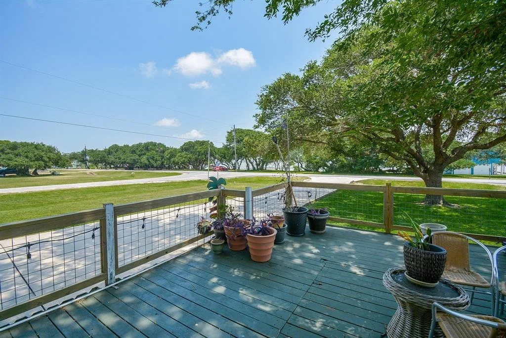 Photo of 2365 W Bayshore Drive