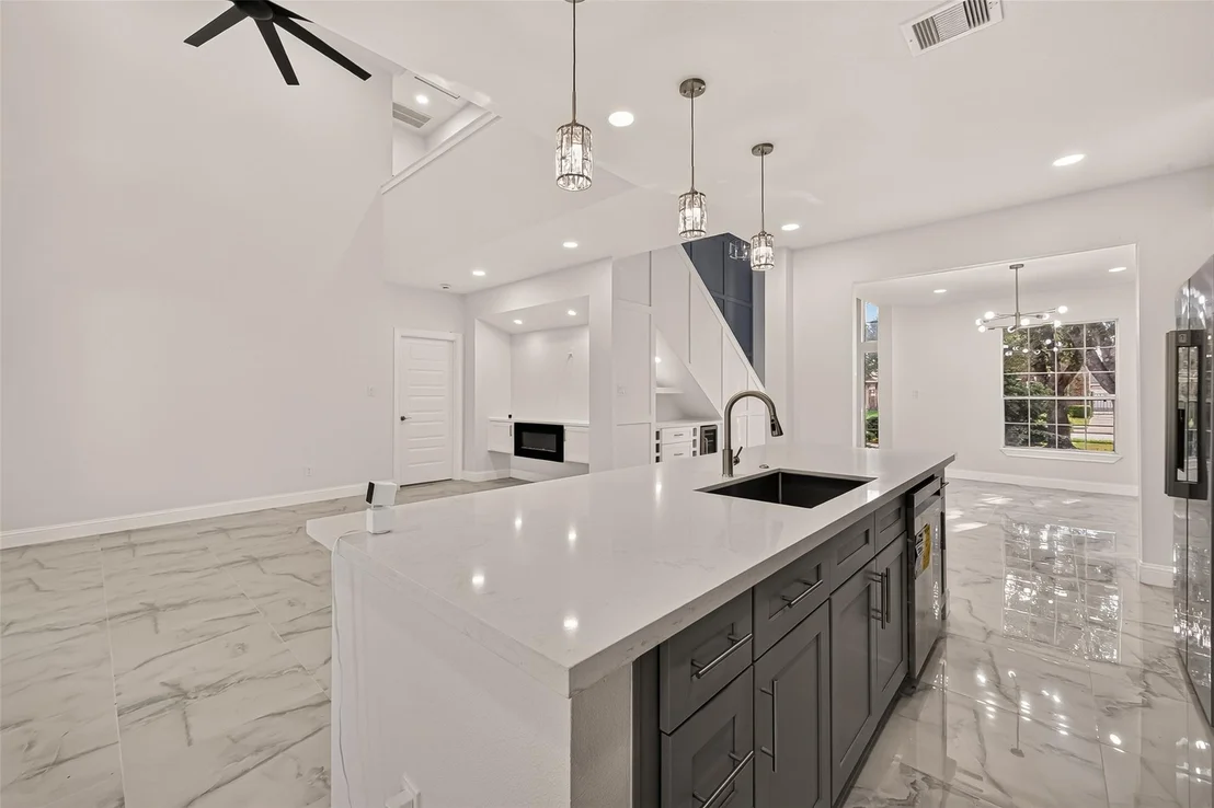 Photo of 2111 Pinecreek Pass Lane