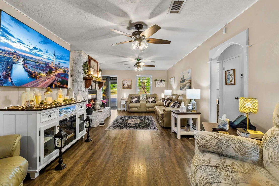 Photo of 188 Huckleberry Road
