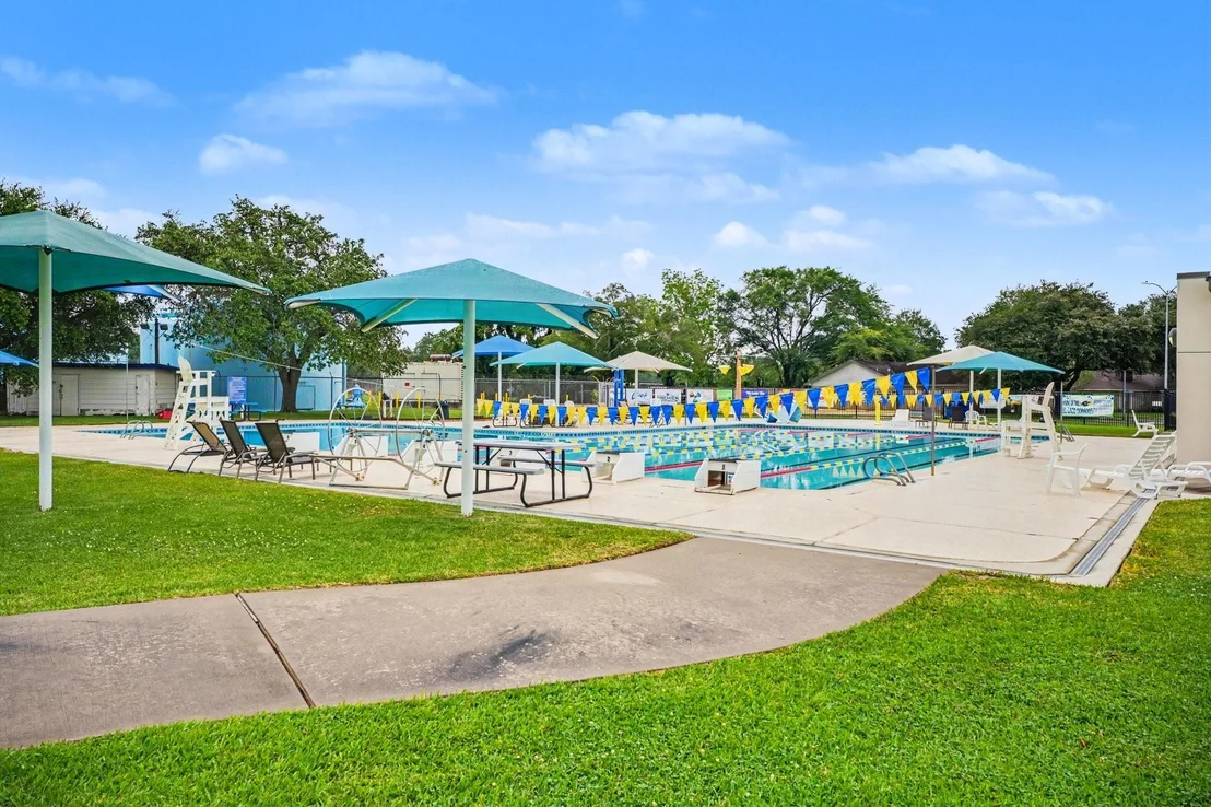 Photo of 1623 Lake Bluff Drive