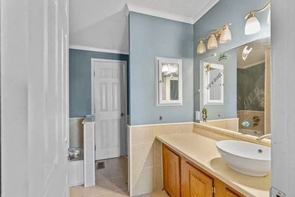 Photo of 388 Apple Grove