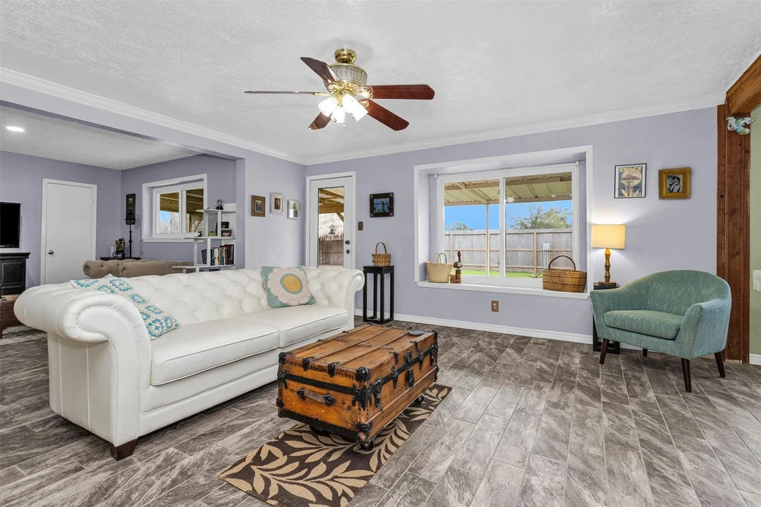 Photo of 8422 Oakhaven Road