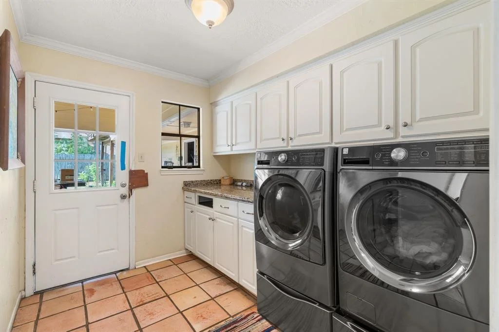 Photo of 323 Laura Lane