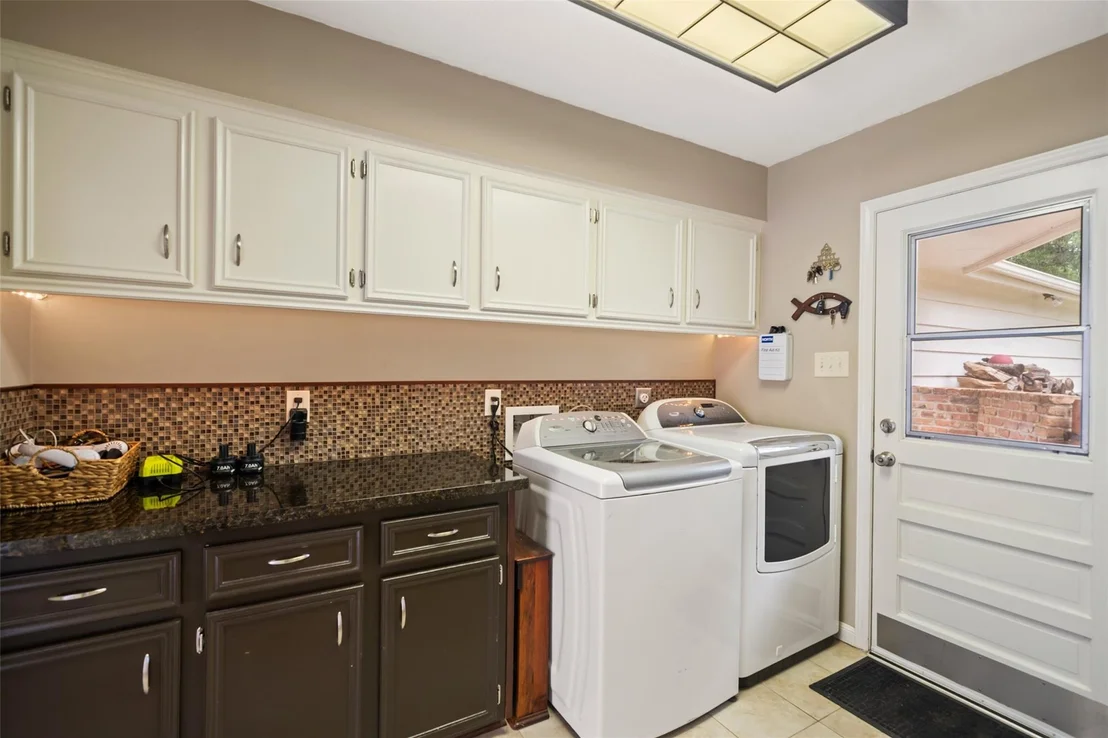 Photo of 715 Orleans Court