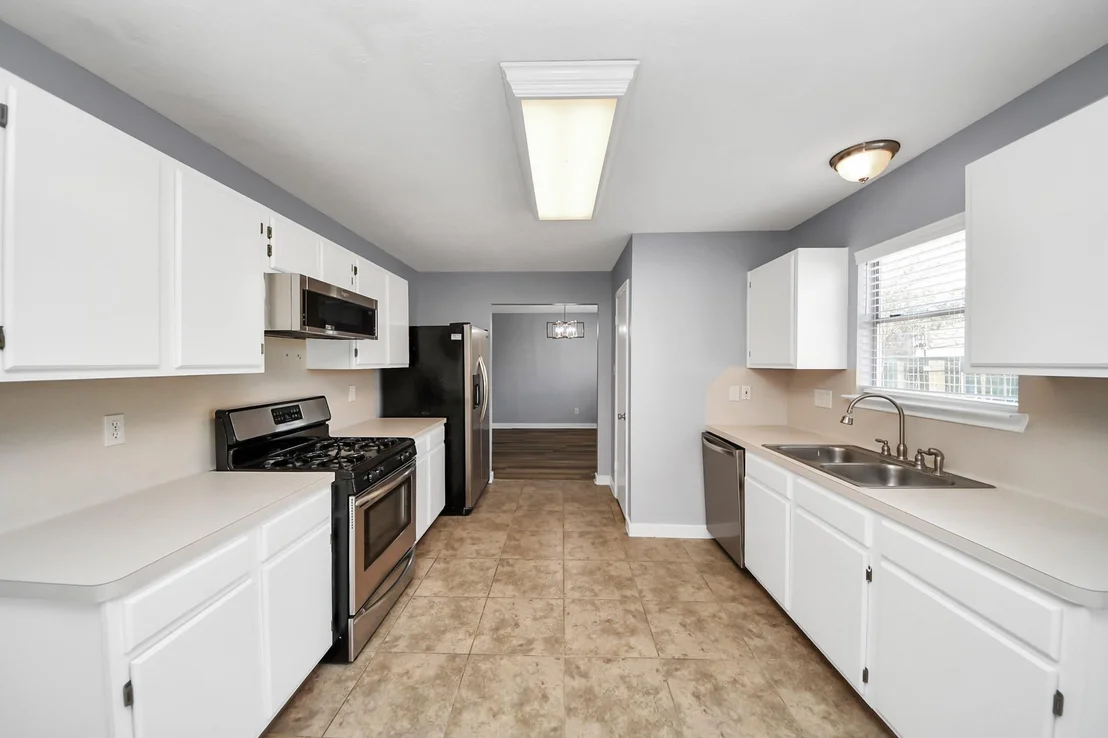 Photo of 18135 Gravenhurst Lane