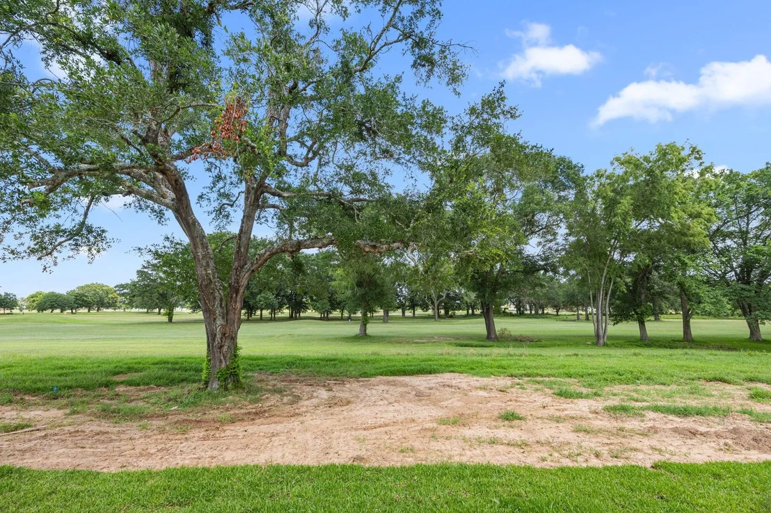 Photo of 210 Birdie Dr