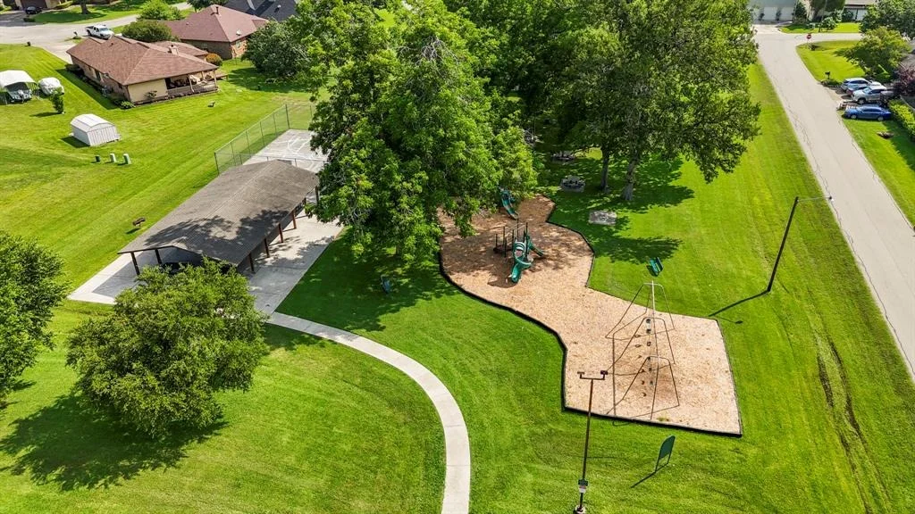 Photo of 1079 Lake View Drive