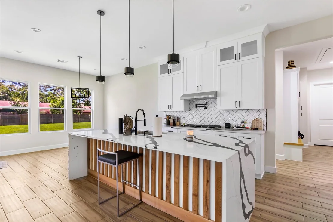 Photo of 2423 Roman Forest Boulevard