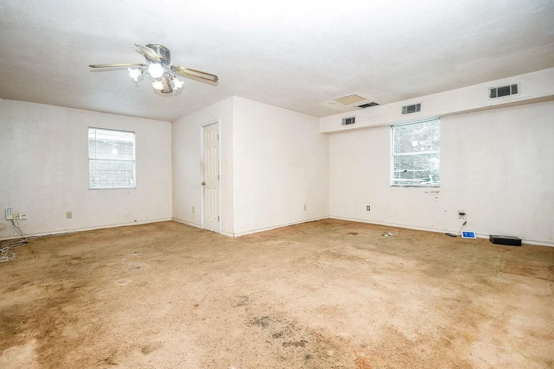 Photo of 5942 Pershing Street