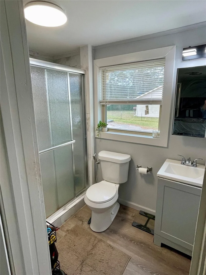 Photo of 2504 Davisville Road Road