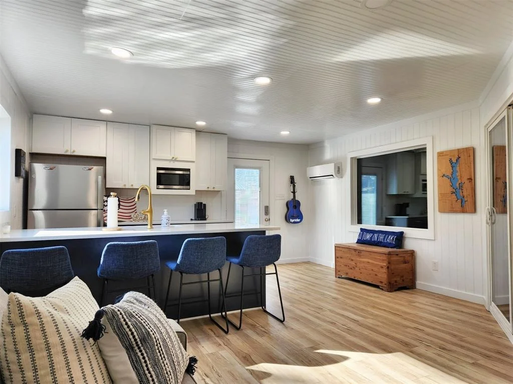 Photo of 15490 Lakeside Drive
