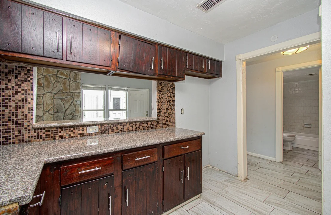Photo of Unit C at 5710 Easthampton Drive