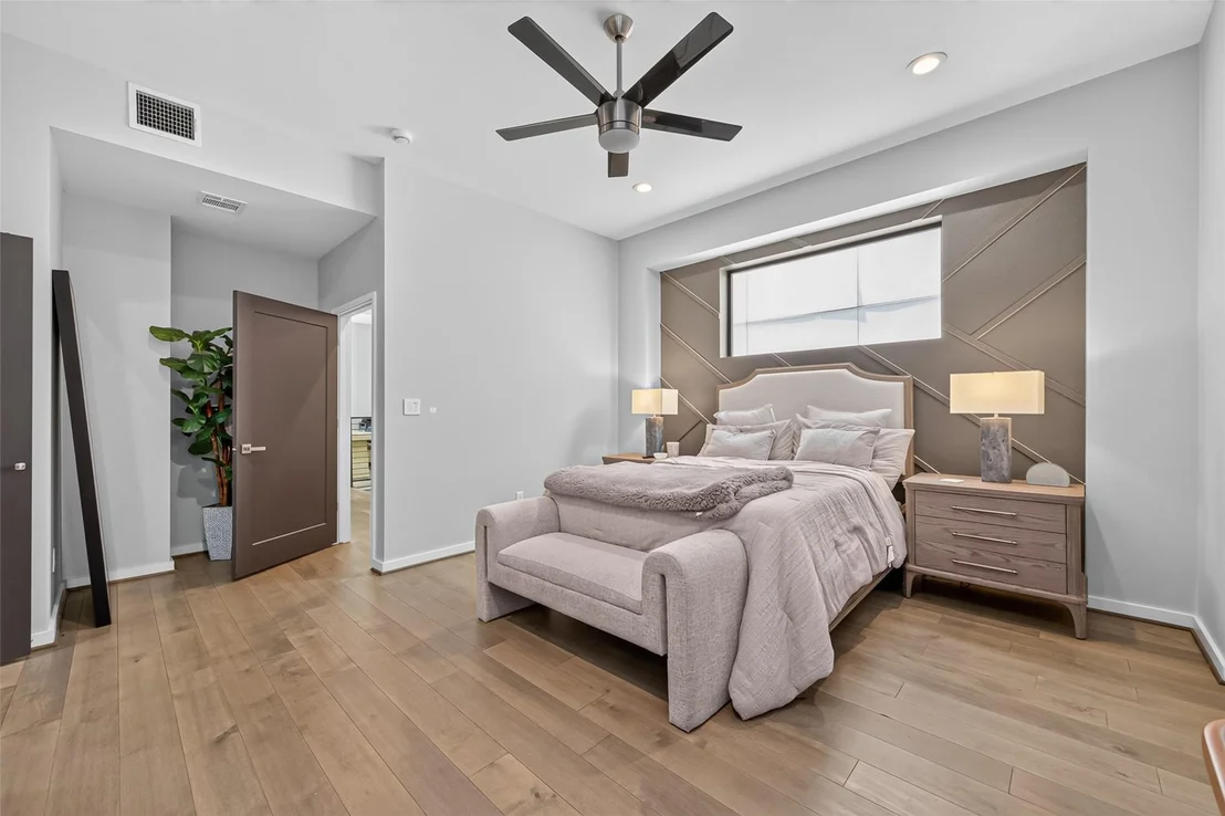 Photo of 607 Memorial Heights Drive