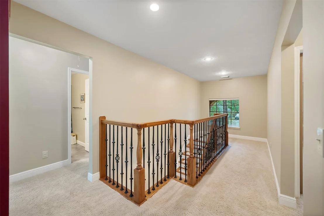 Photo of 84 E Stony End Place